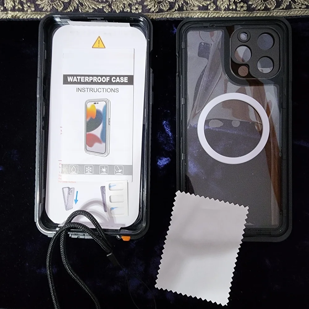 Universal IP68 Waterproof Phone Case - Black